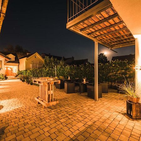 Weingut Gaestehaus D&D Haider จัวส์ ภายนอก รูปภาพ