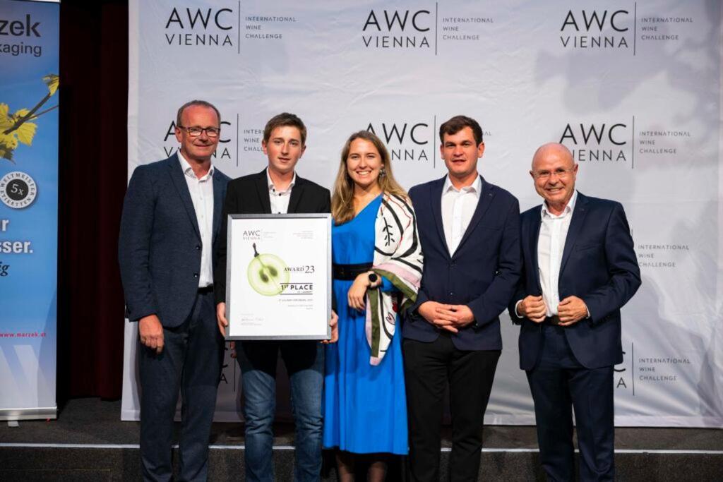 Weingut Gaestehaus D&D Haider จัวส์ ภายนอก รูปภาพ