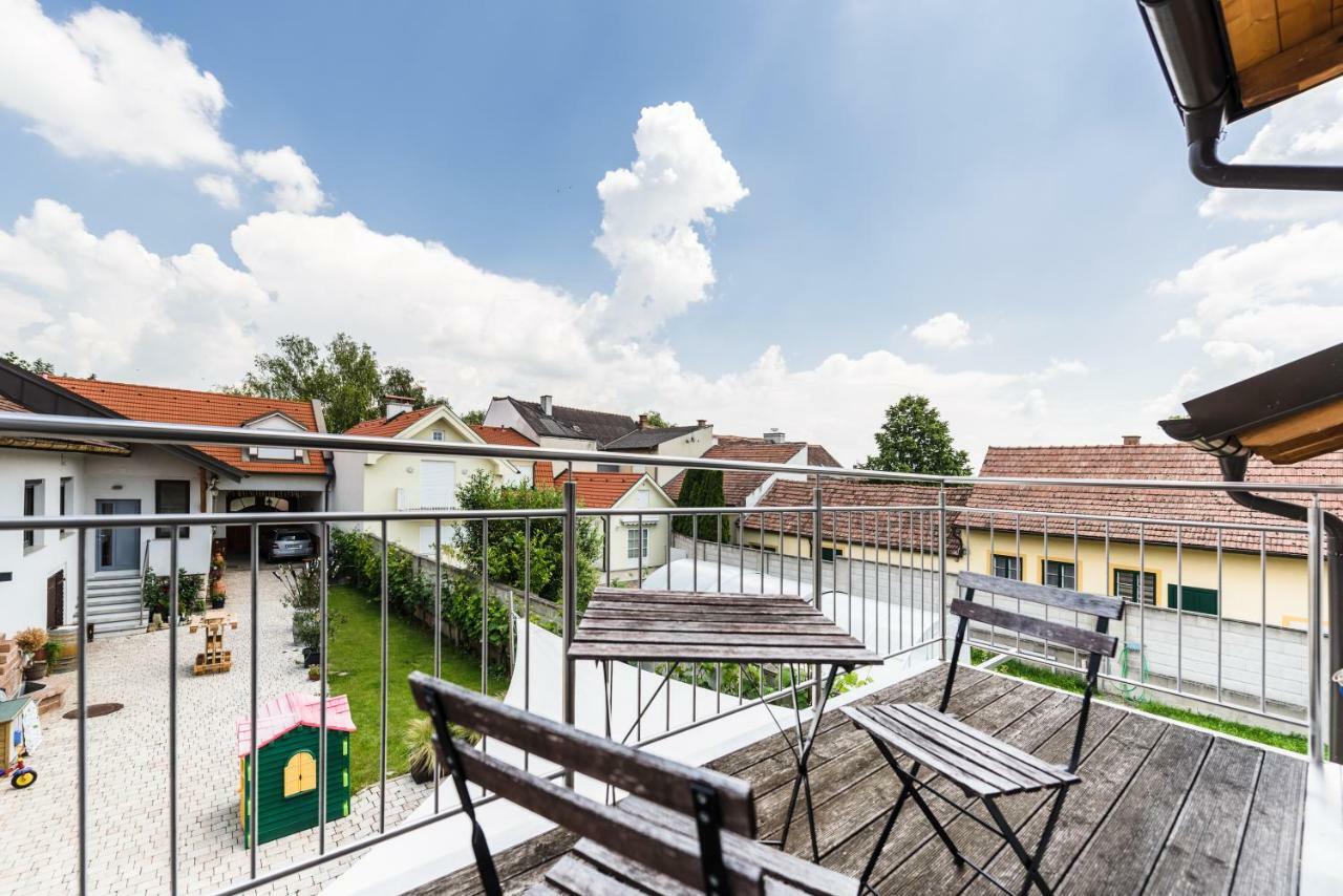 Weingut Gaestehaus D&D Haider จัวส์ ภายนอก รูปภาพ