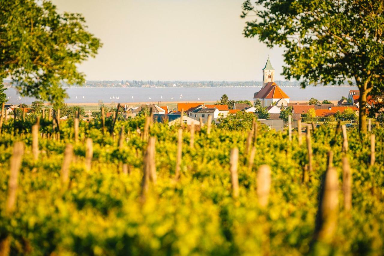 Weingut Gaestehaus D&D Haider จัวส์ ภายนอก รูปภาพ